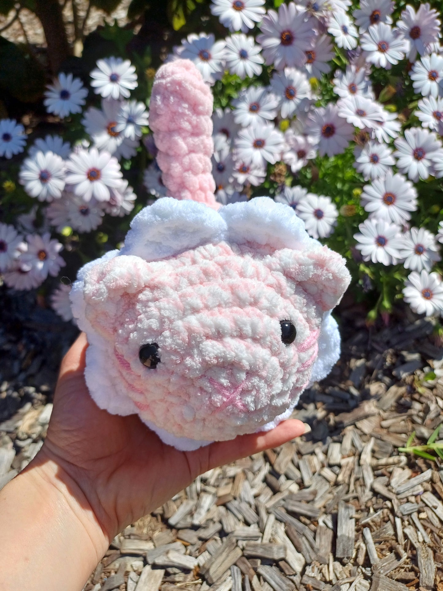 Pale Pink/White Flower Loaf Cat