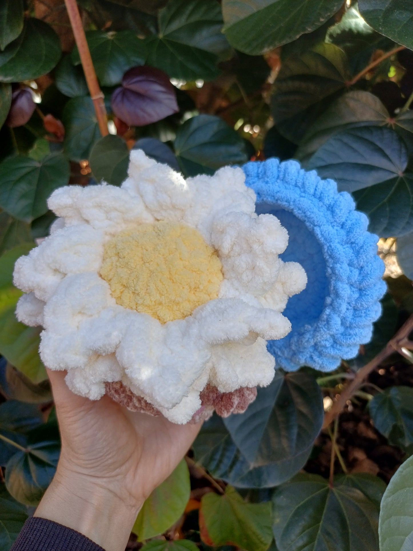 Dasiy in a Pot, White Dasiy In Blue Pot Crochet Plush Toy