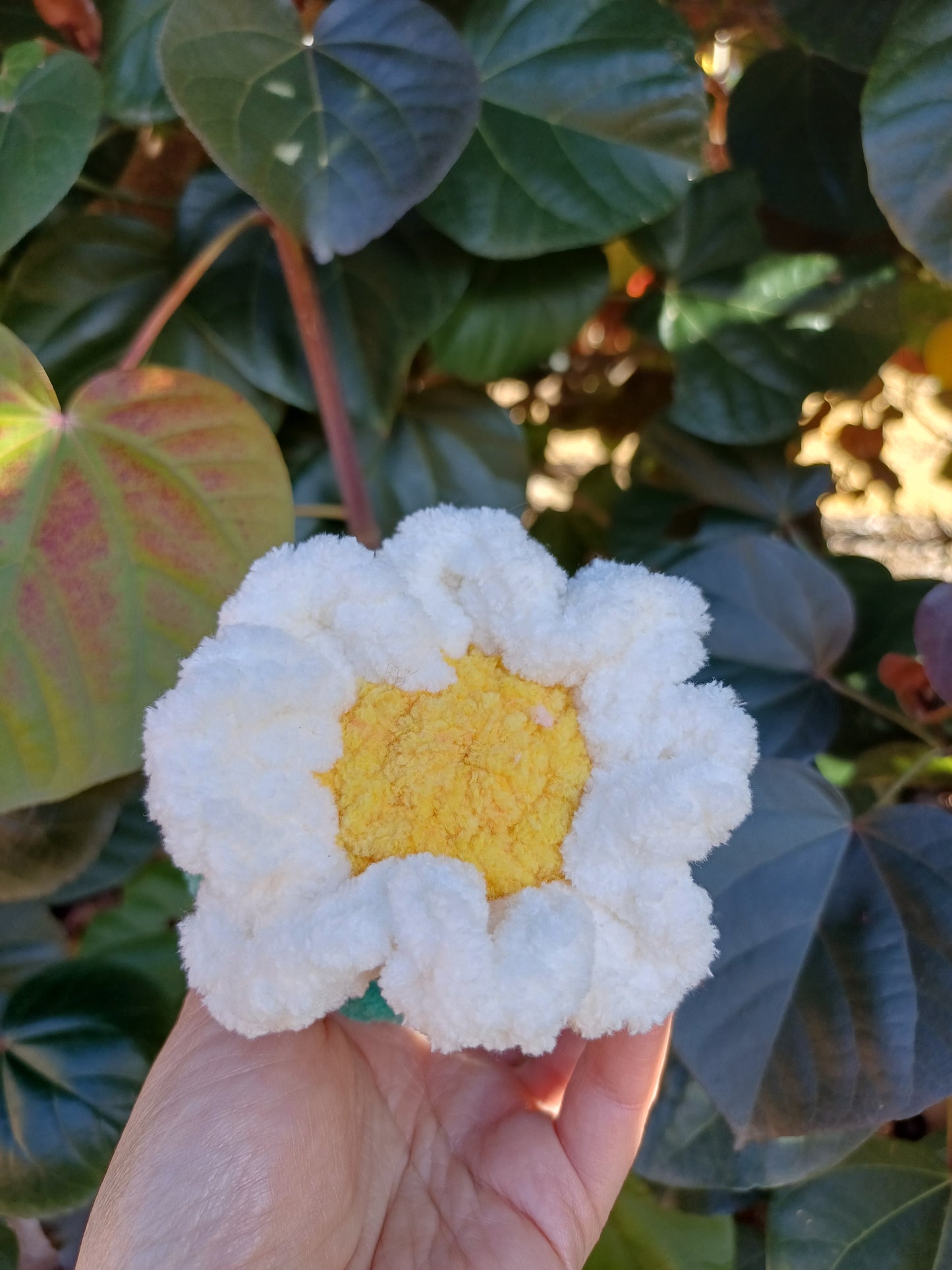 Daisy Buddy White Flower Crochet Plush Toy