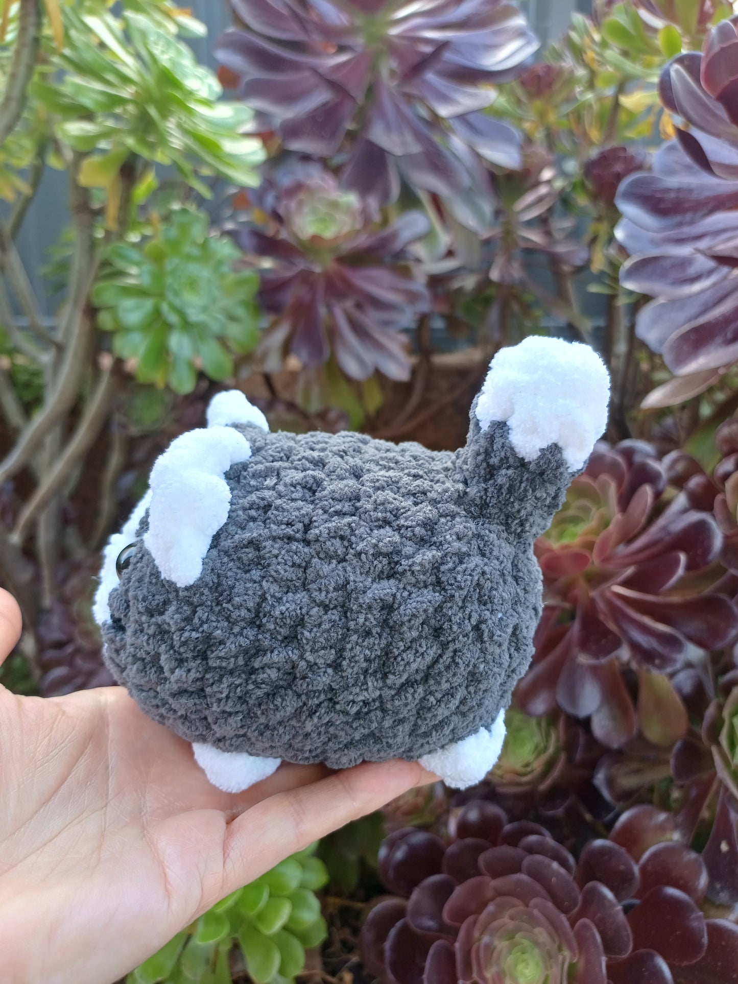 Loaf Cat Crochet Plush Toy Black/White