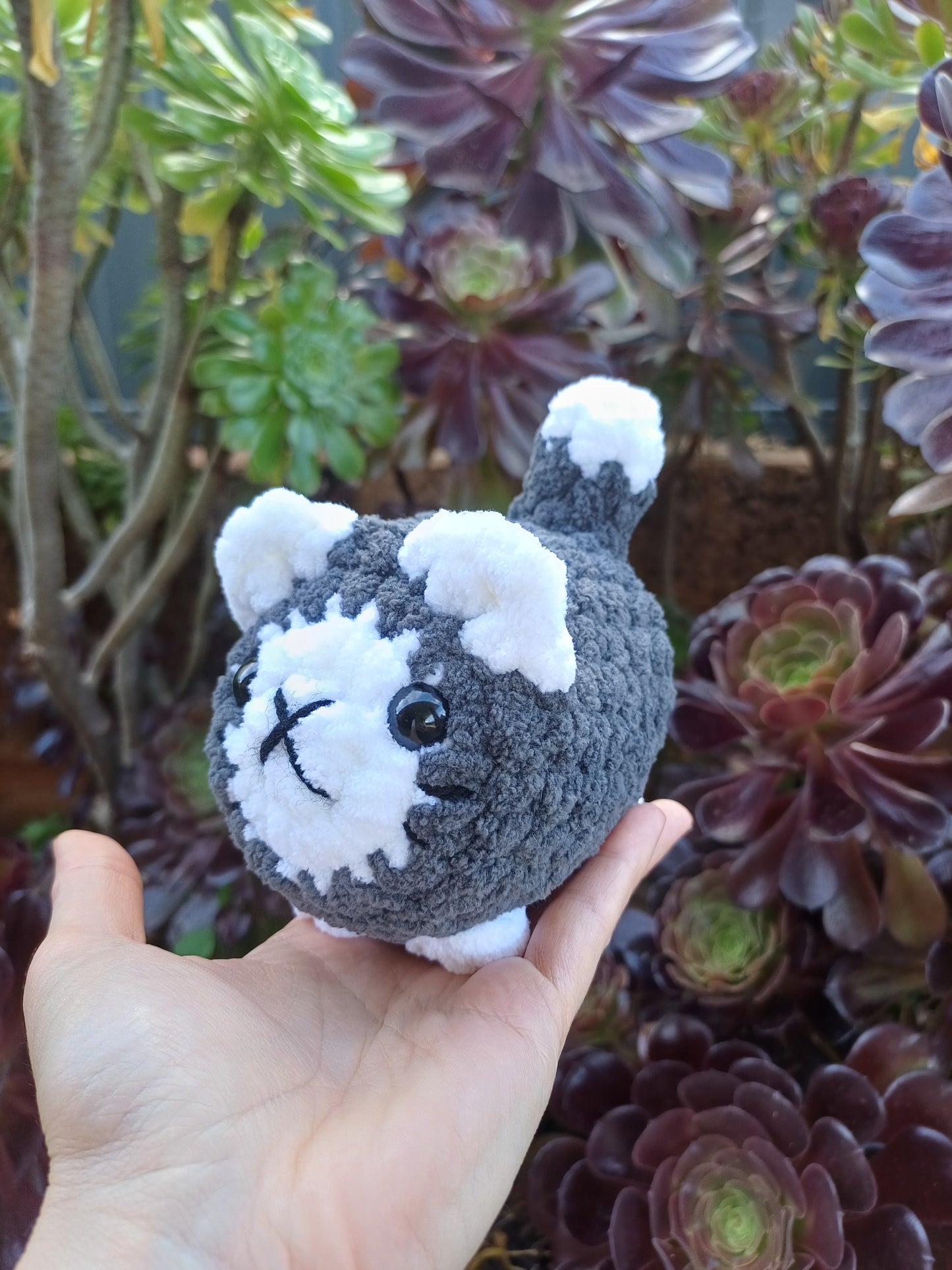 Loaf Cat Crochet Plush Toy Black/White