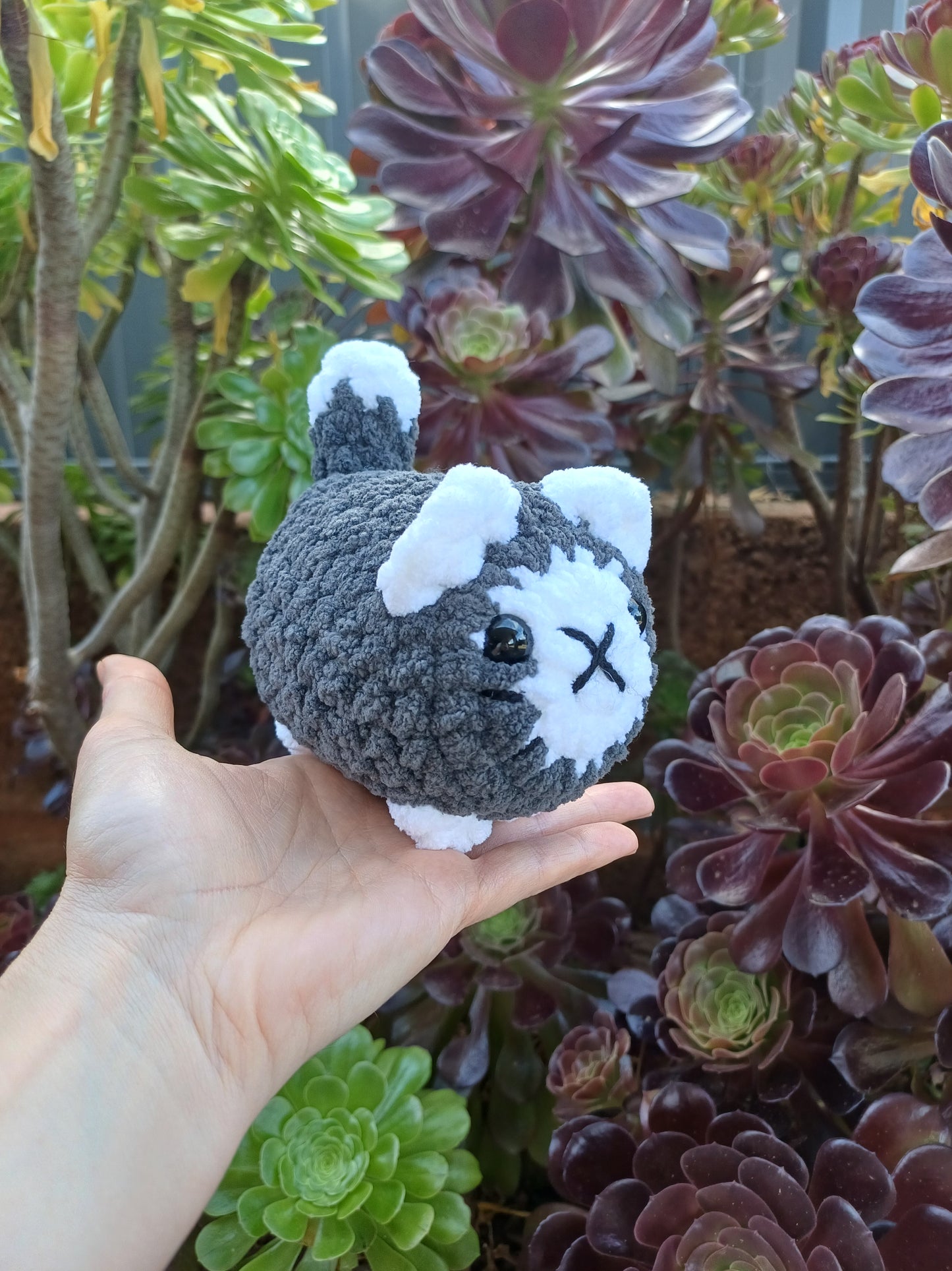 Loaf Cat Crochet Plush Toy Black/White